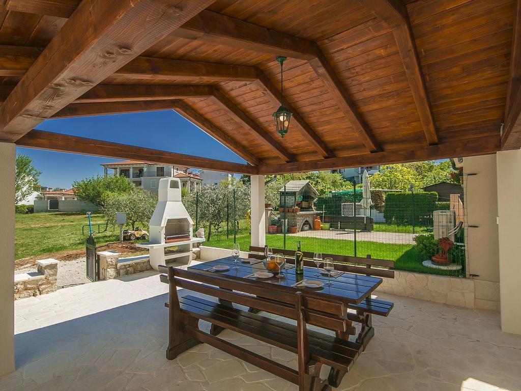 Charming Beachfront Holiday Home In Poreč Pokój zdjęcie