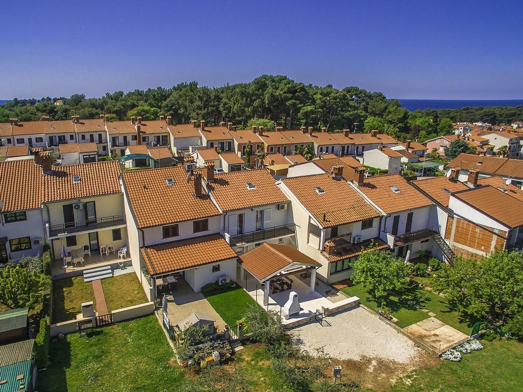 Charming Beachfront Holiday Home In Poreč Pokój zdjęcie