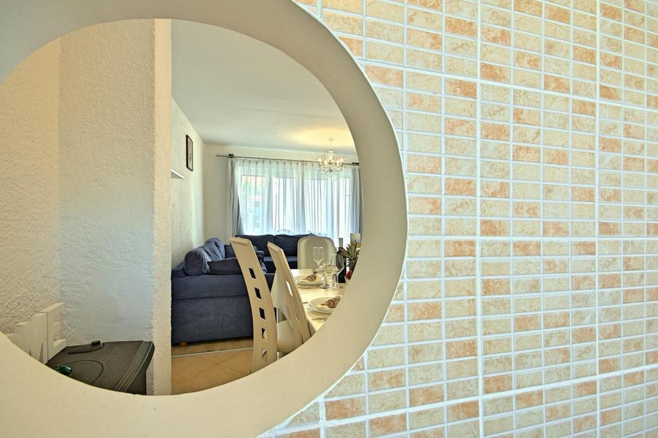 Charming Beachfront Holiday Home In Poreč Zewnętrze zdjęcie